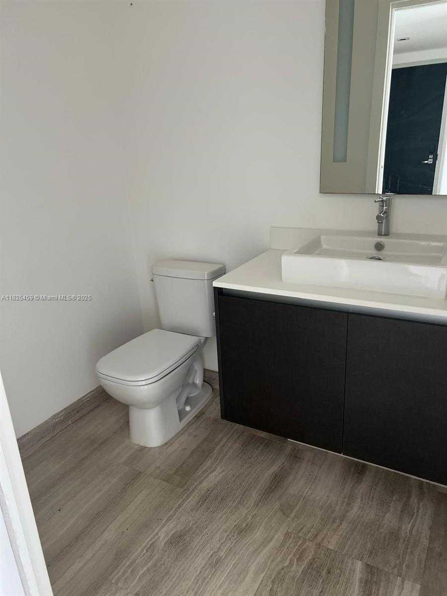 Small Image of 1451 BRICKELL AVE #2404, Miami Number 29