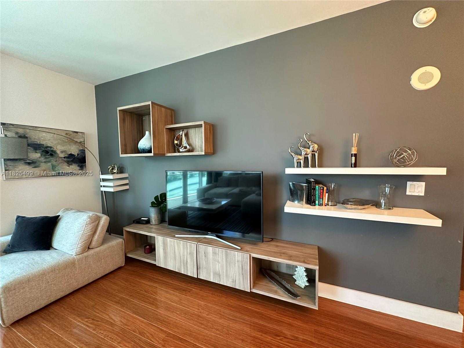 Small Image of 951 BRICKELL AVE #510, Miami Number 11