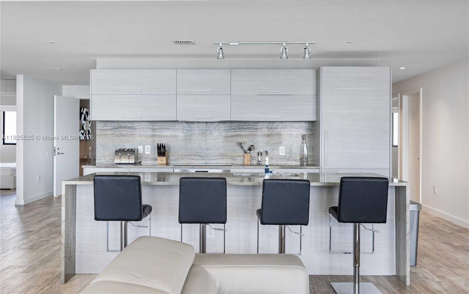 Small Image of 650 NORTH EAST 32ND ST #PH5003, Miami Number 12