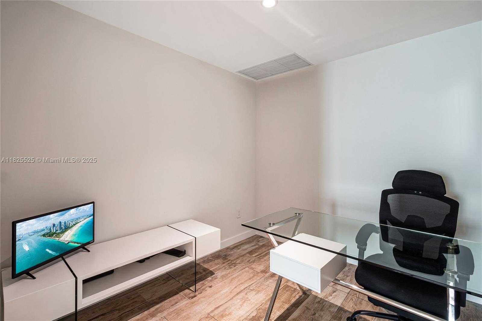 Small Image of 650 NORTH EAST 32ND ST #PH5003, Miami Number 32