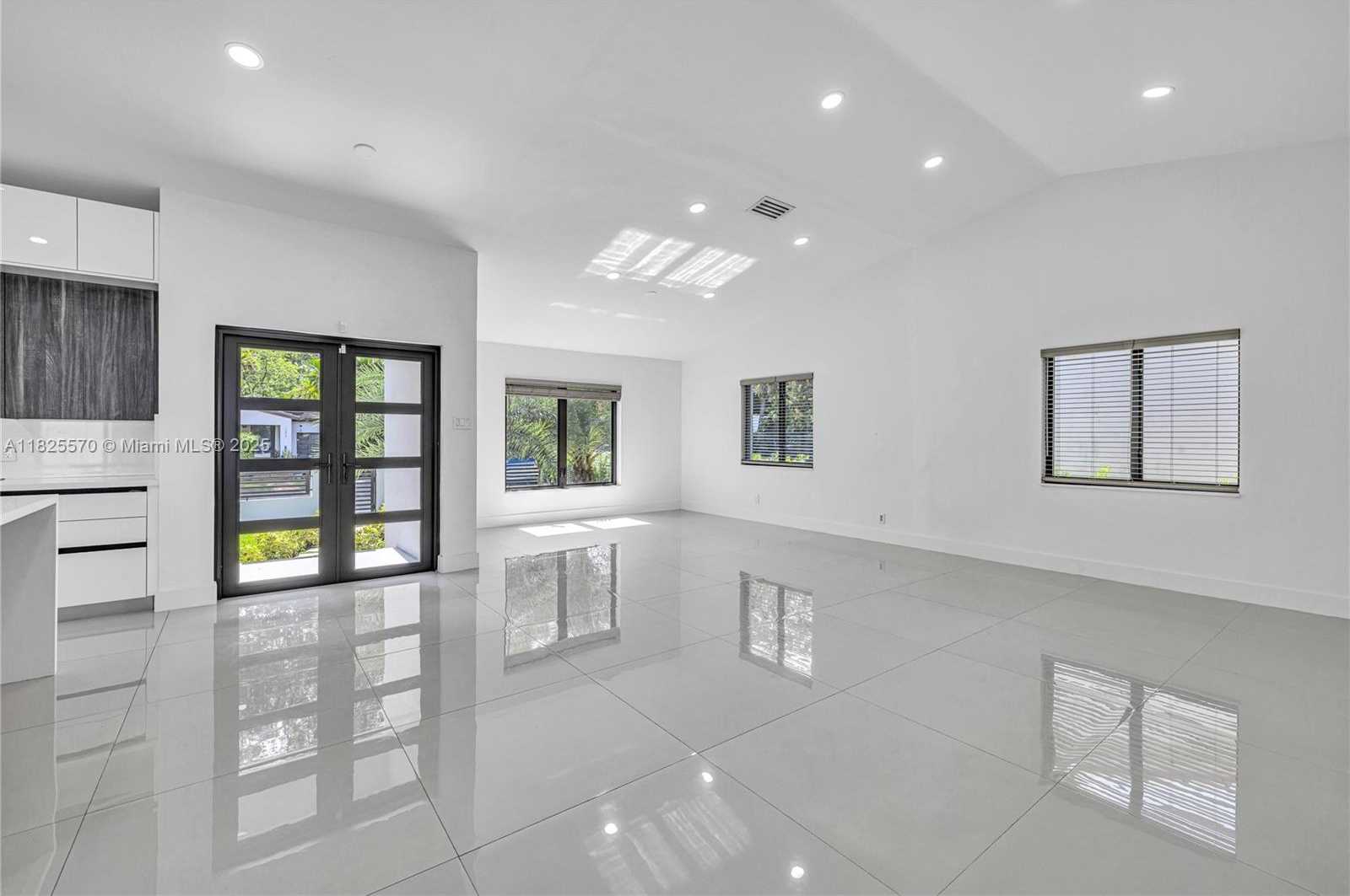 Small Image of 1205 WALLACE ST, Coral Gables Number 13