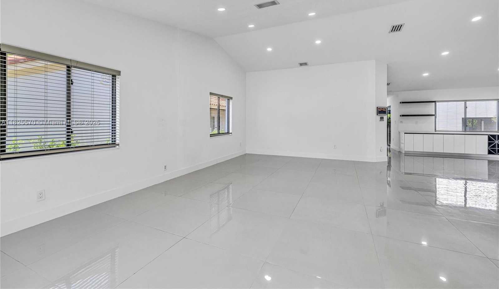 Small Image of 1205 WALLACE ST, Coral Gables Number 14