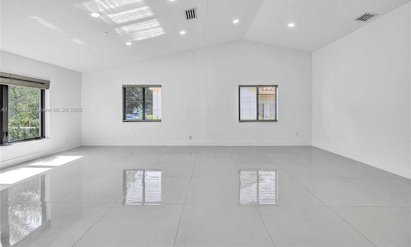 Small Image of 1205 WALLACE ST, Coral Gables Number 17