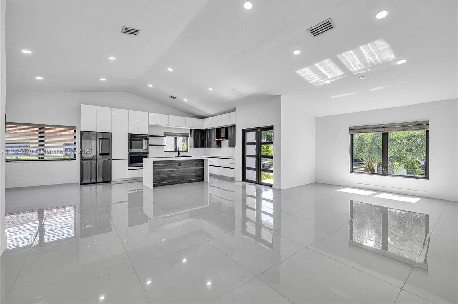 Small Image of 1205 WALLACE ST, Coral Gables Number 8