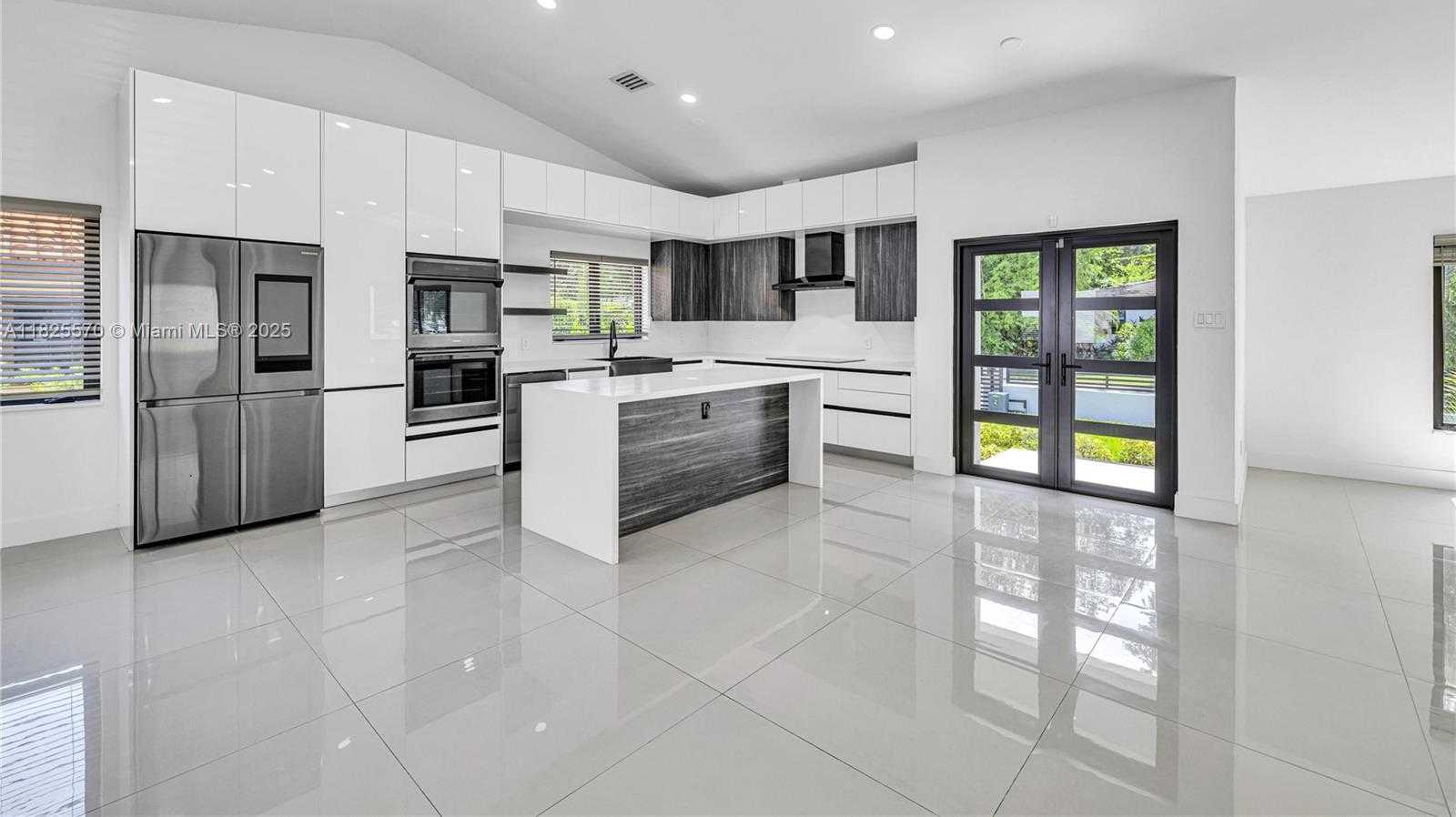 Small Image of 1205 WALLACE ST, Coral Gables Number 9