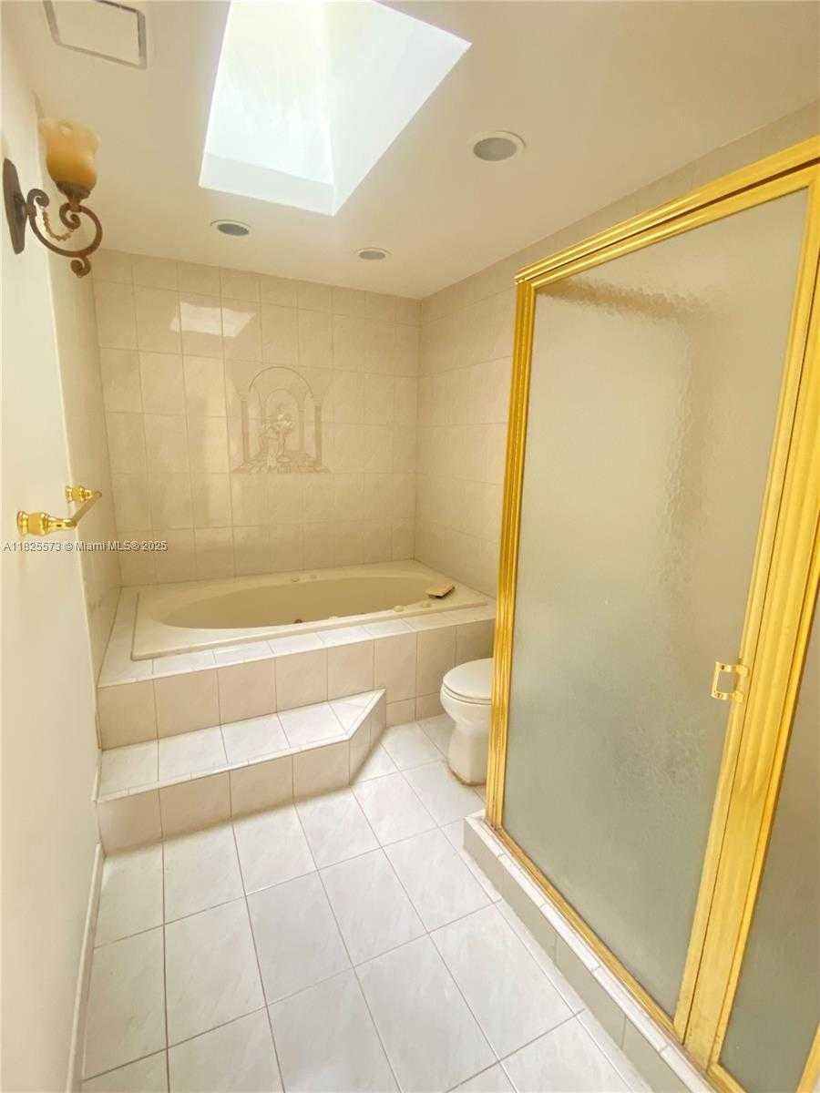 Small Image of 13337 SOUTH WEST 114TH PL, Miami Number 10