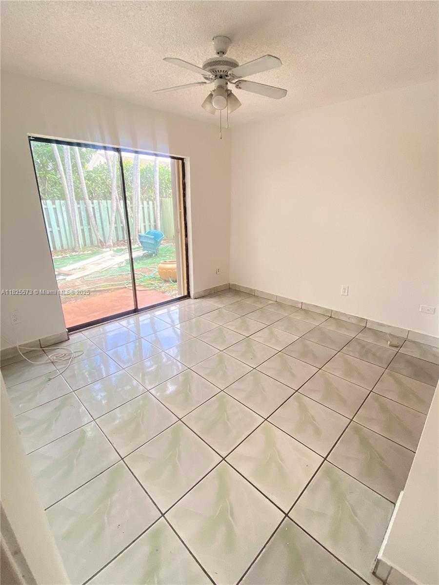Small Image of 13337 SOUTH WEST 114TH PL, Miami Number 11