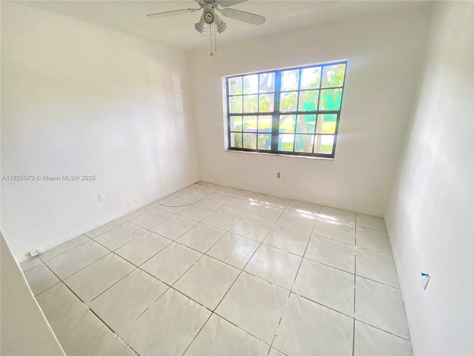Small Image of 13337 SOUTH WEST 114TH PL, Miami Number 15