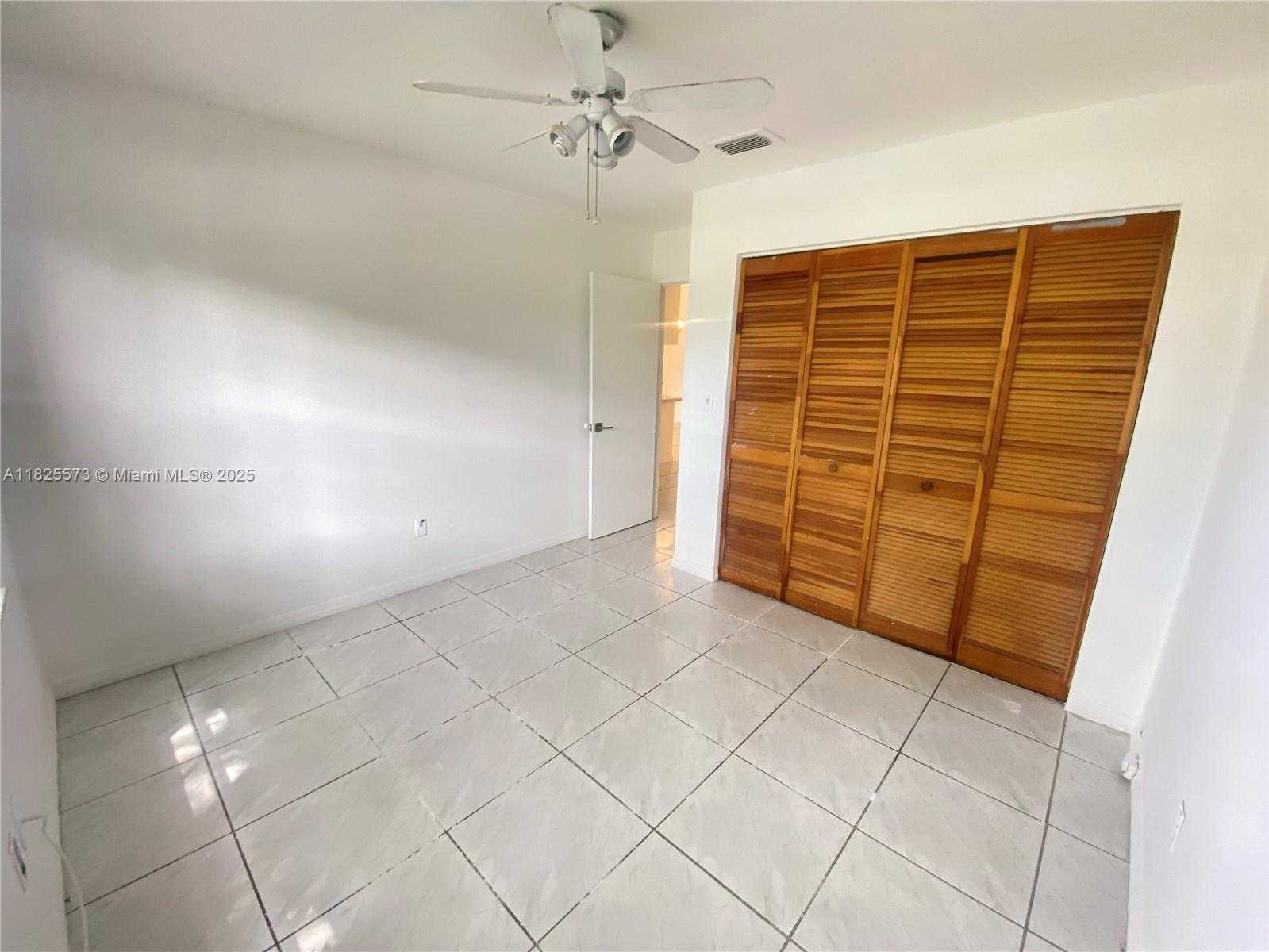Small Image of 13337 SOUTH WEST 114TH PL, Miami Number 16