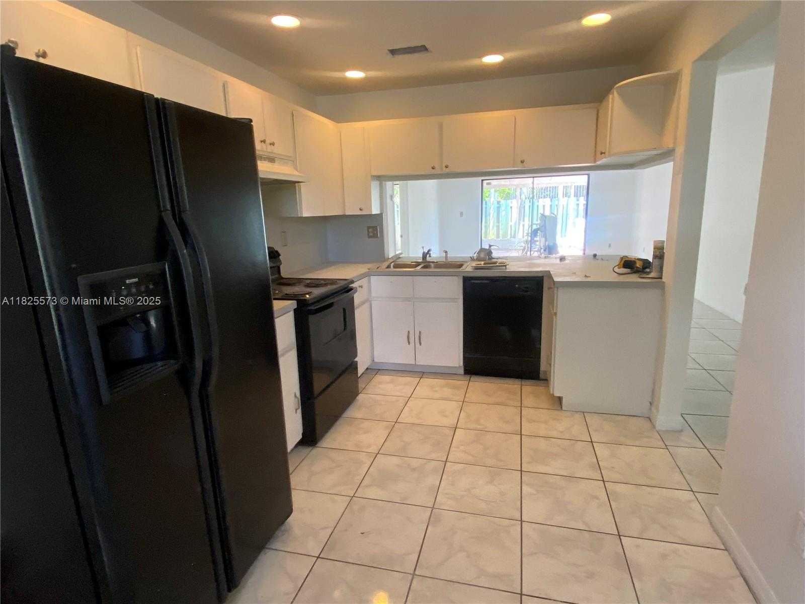 Small Image of 13337 SOUTH WEST 114TH PL, Miami Number 5