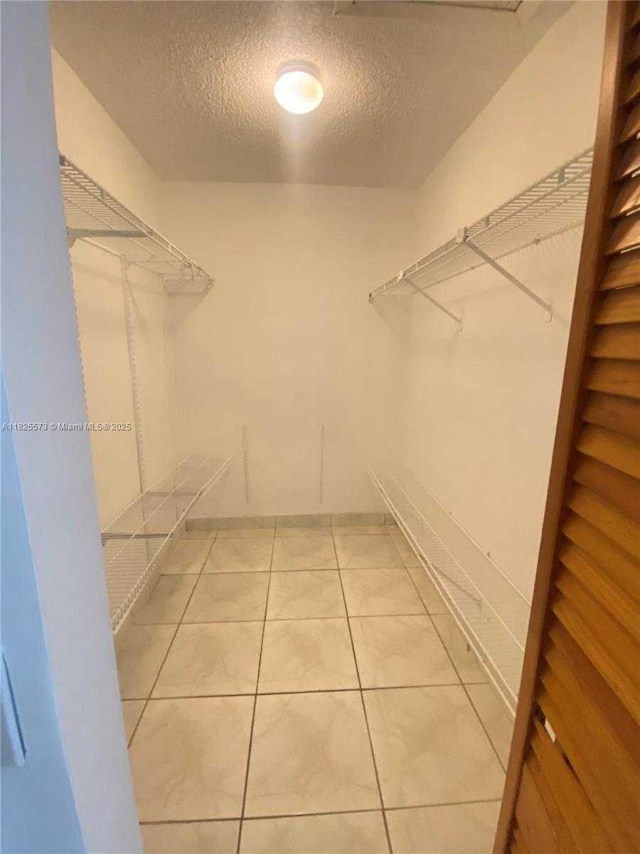 Small Image of 13337 SOUTH WEST 114TH PL, Miami Number 9