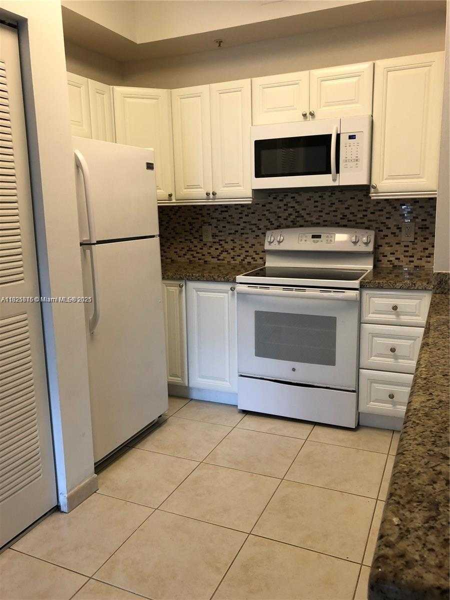 Small Image of 7230 NORTH WEST 114TH AVE #105, Doral Number 3