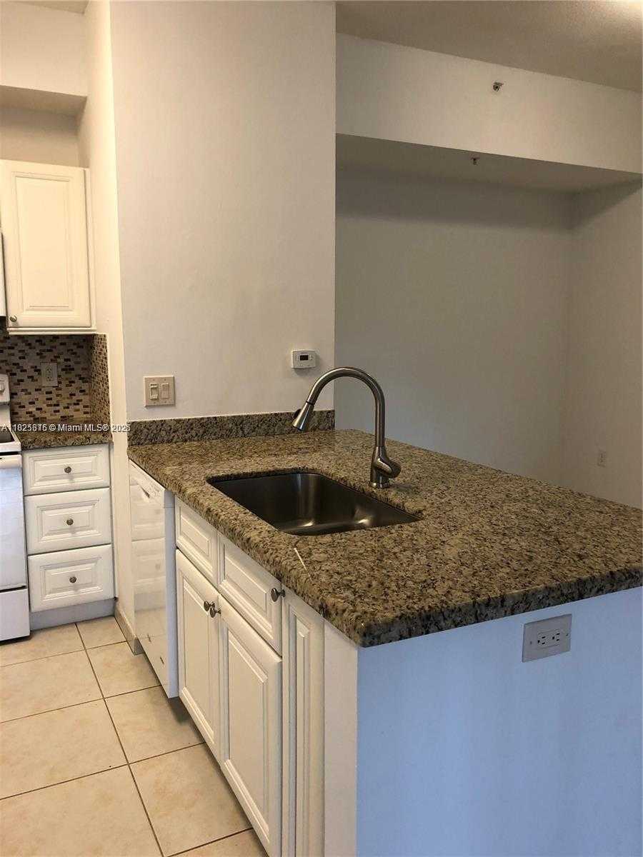 Small Image of 7230 NORTH WEST 114TH AVE #105, Doral Number 4