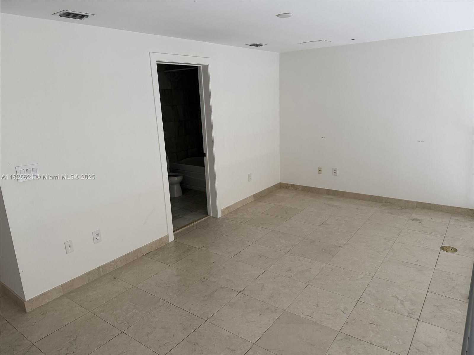 Small Image of 1060 BRICKELL AVE #415, Miami Number 7