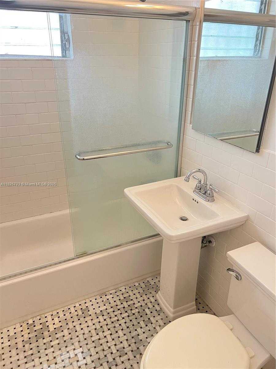 Small Image of 550 NORTH EAST 76TH ST #2, Miami Number 4