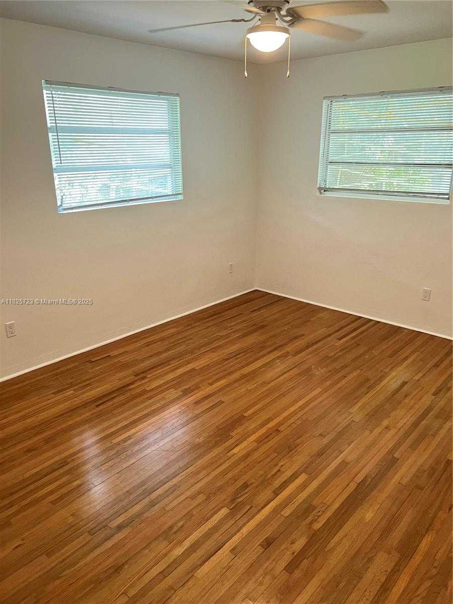 Small Image of 550 NORTH EAST 76TH ST #2, Miami Number 5