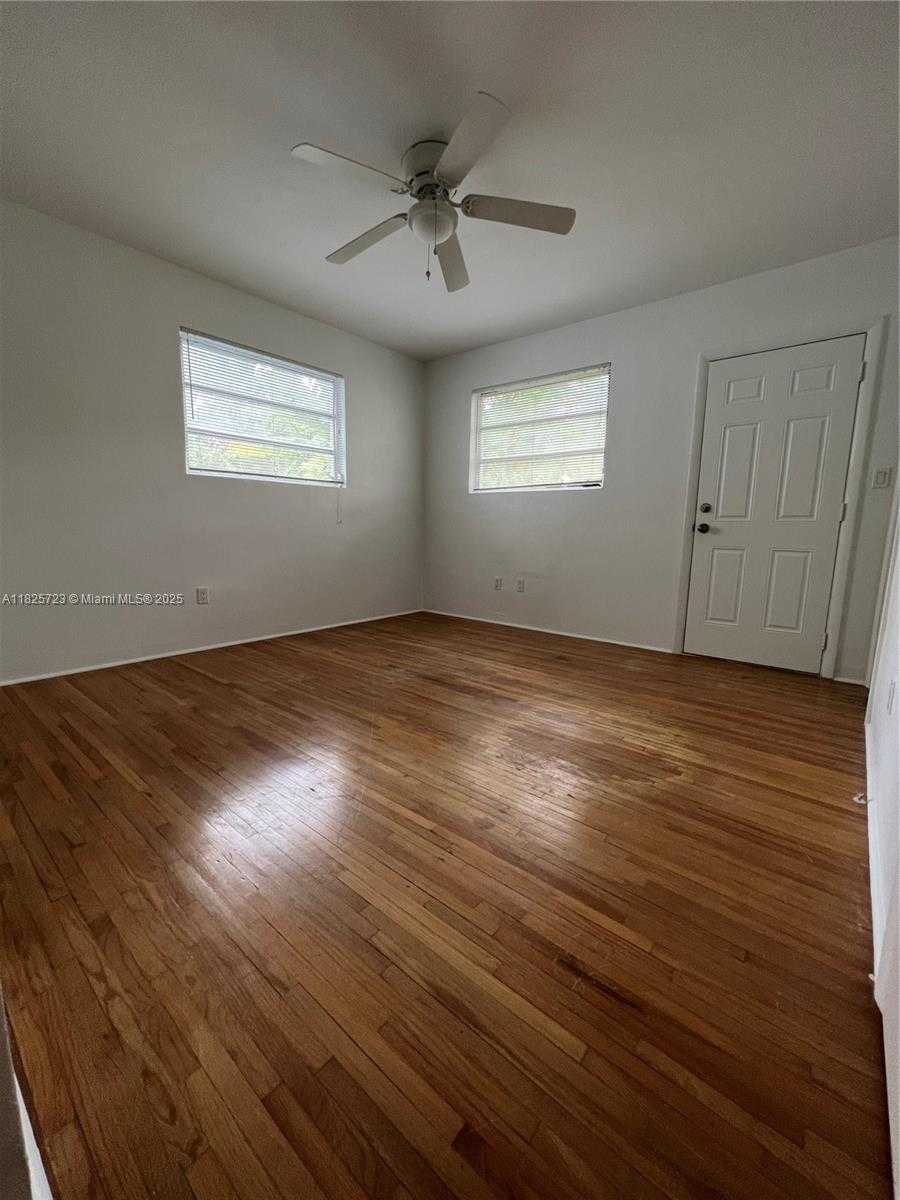 Small Image of 550 NORTH EAST 76TH ST #2, Miami Number 8