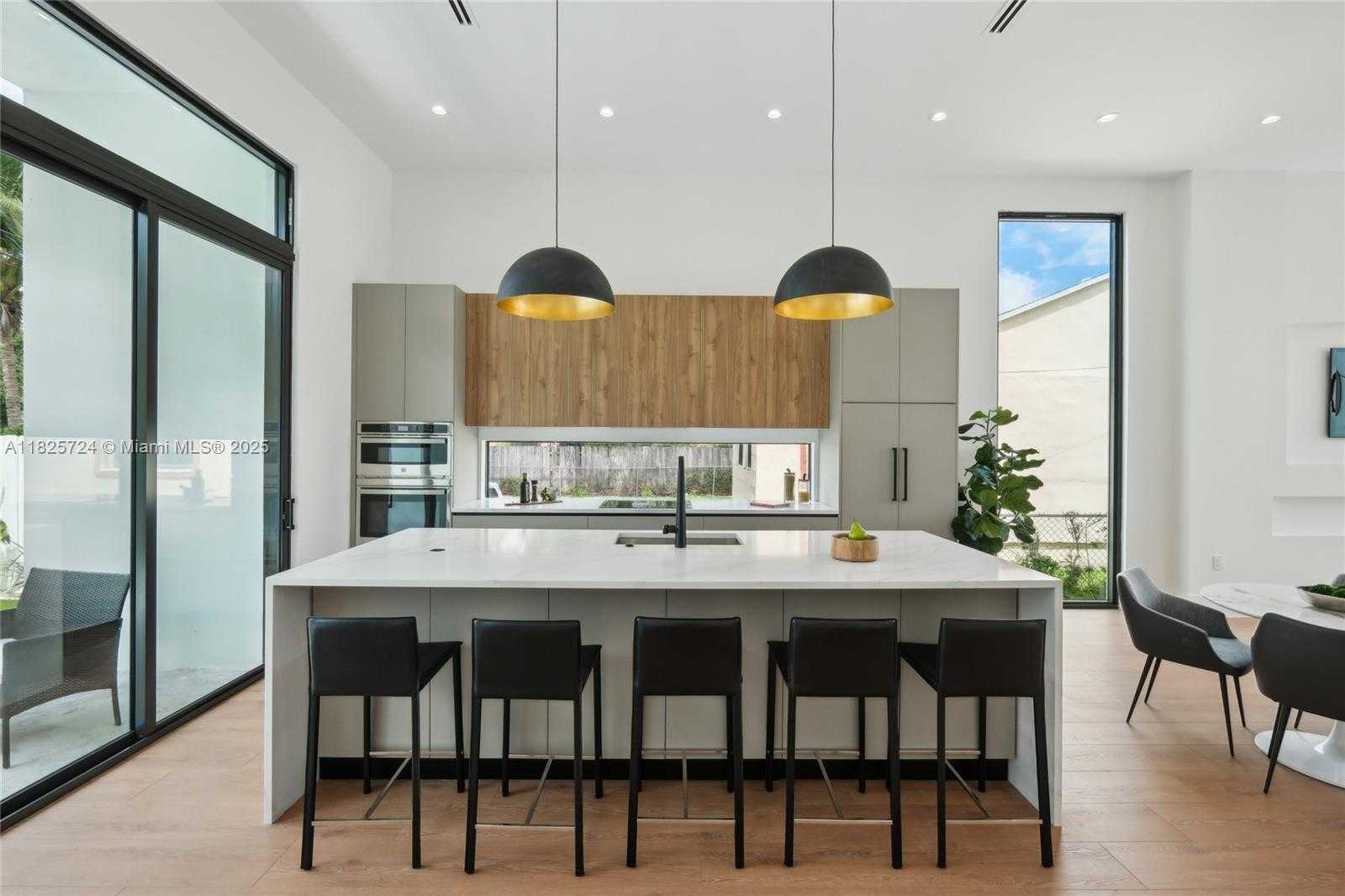 Small Image of 424 NORTH WEST 43RD ST #1, Miami Number 11