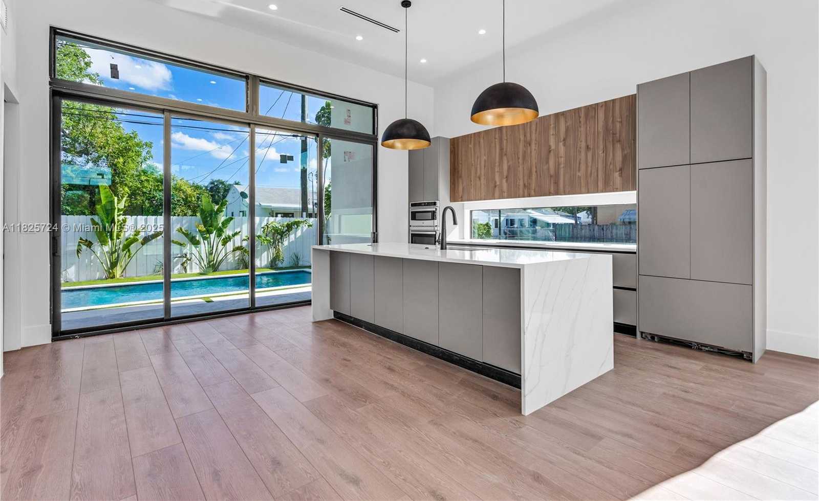 Small Image of 424 NORTH WEST 43RD ST #1, Miami Number 14