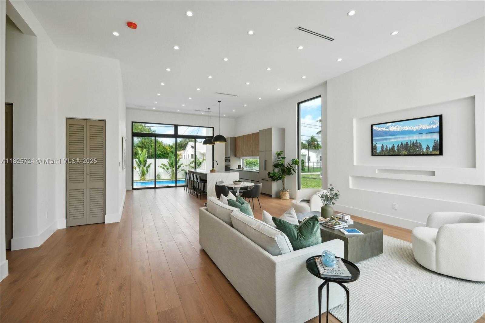 Small Image of 424 NORTH WEST 43RD ST #1, Miami Number 31