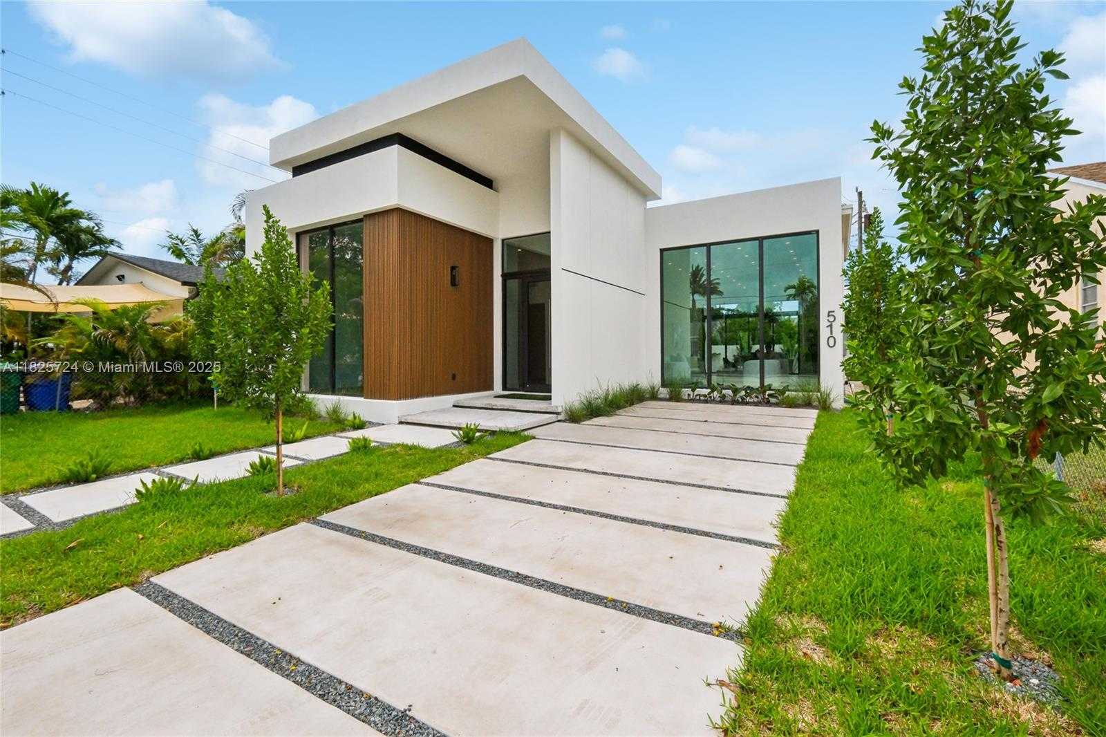 Small Image of 424 NORTH WEST 43RD ST #1, Miami Number 4