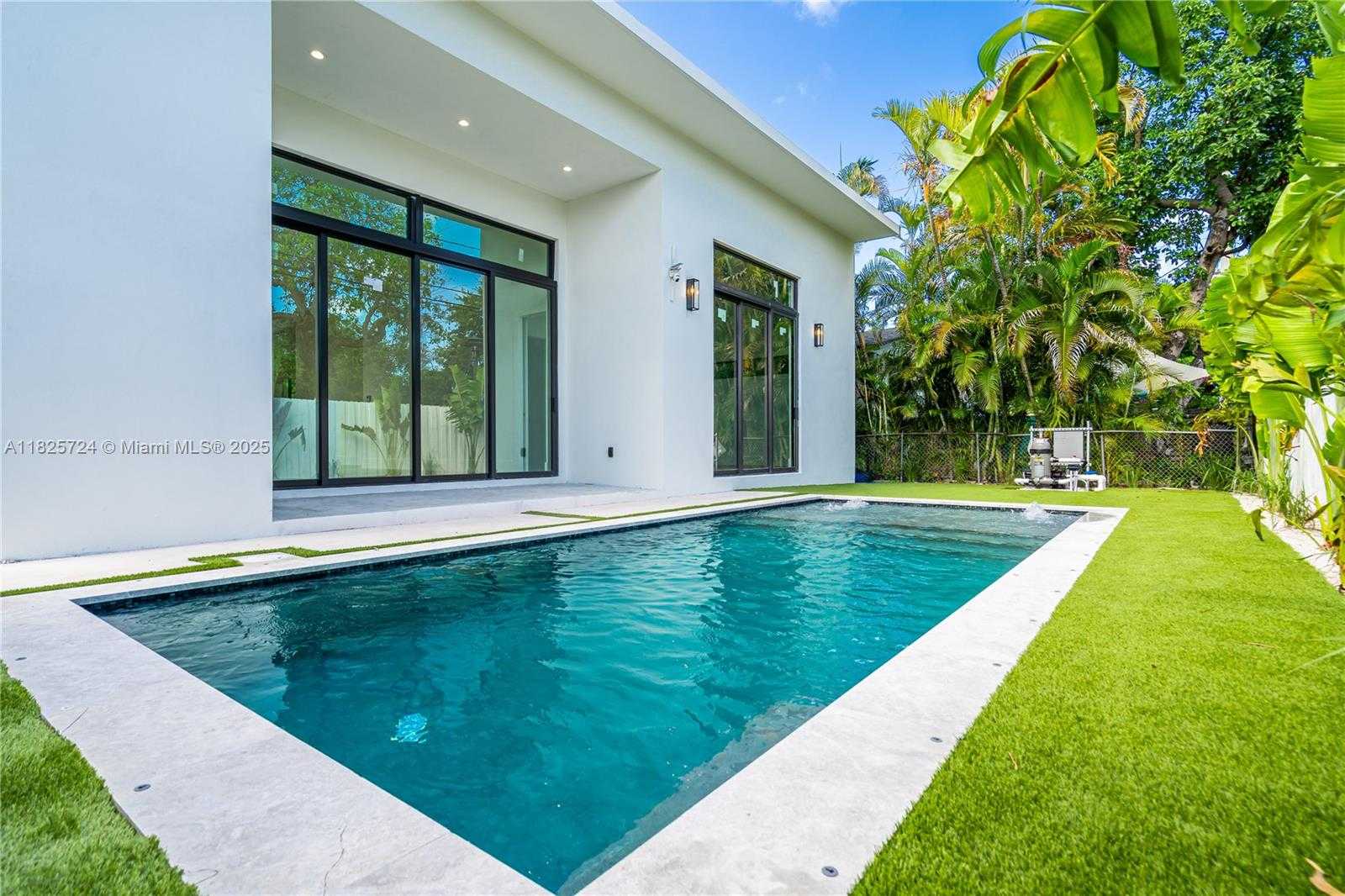 Small Image of 424 NORTH WEST 43RD ST #1, Miami Number 6