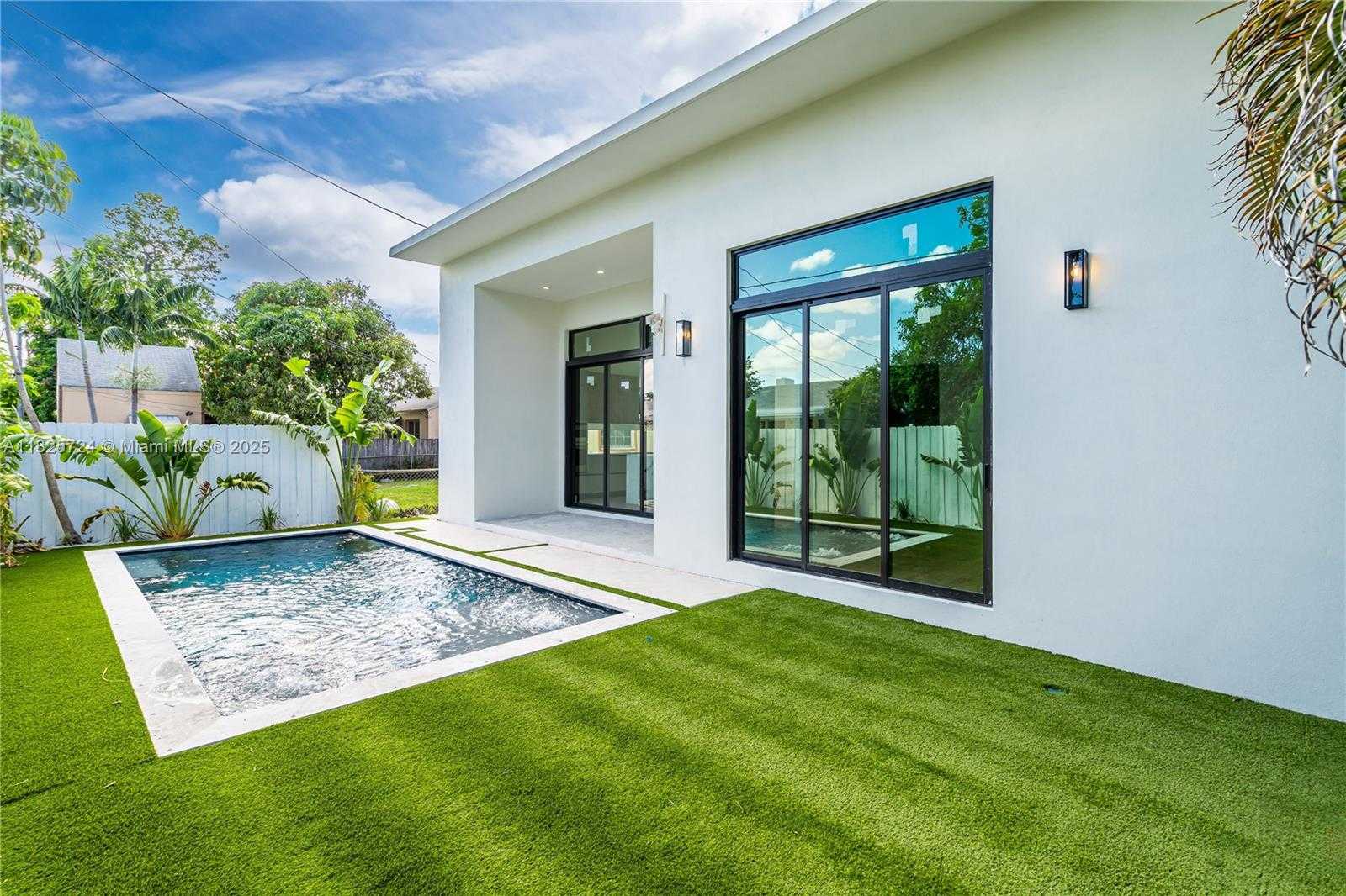 Small Image of 424 NORTH WEST 43RD ST #1, Miami Number 7