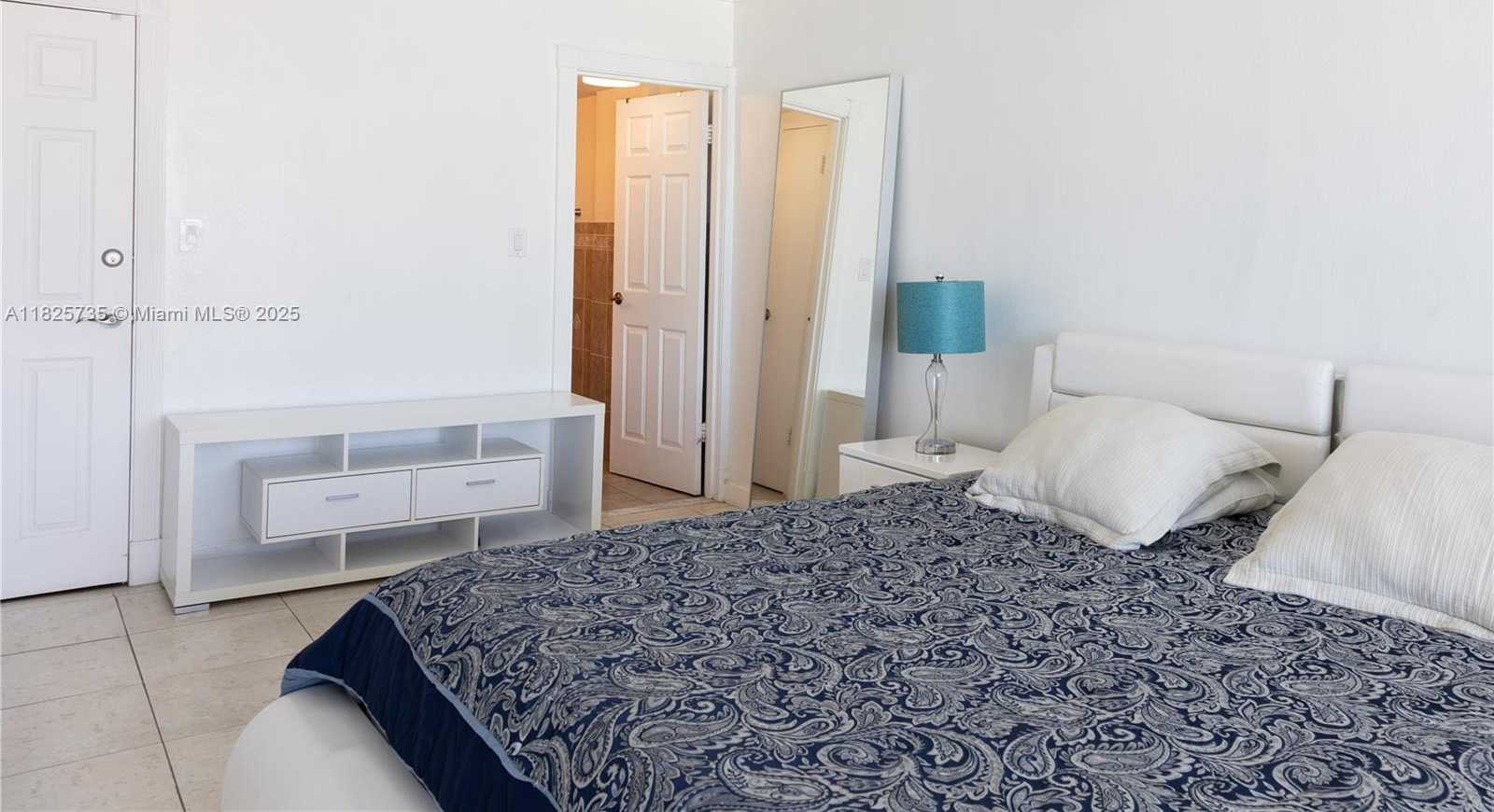 Small Image of 5401 COLLINS AVE #1111, Miami Beach Number 20