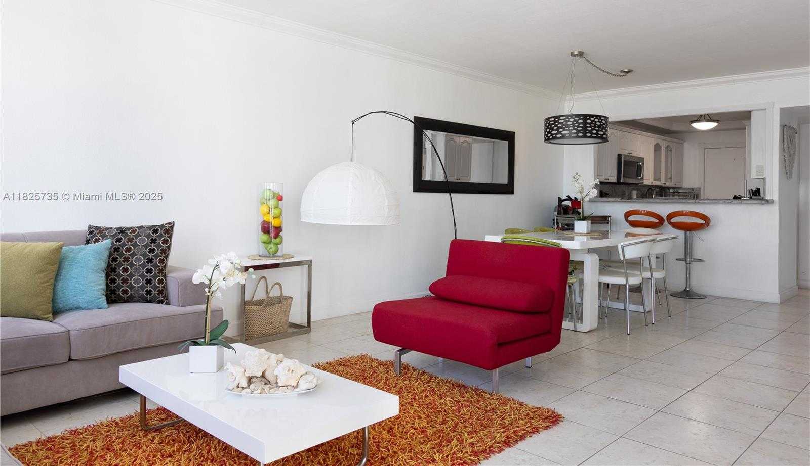 Small Image of 5401 COLLINS AVE #1111, Miami Beach Number 7