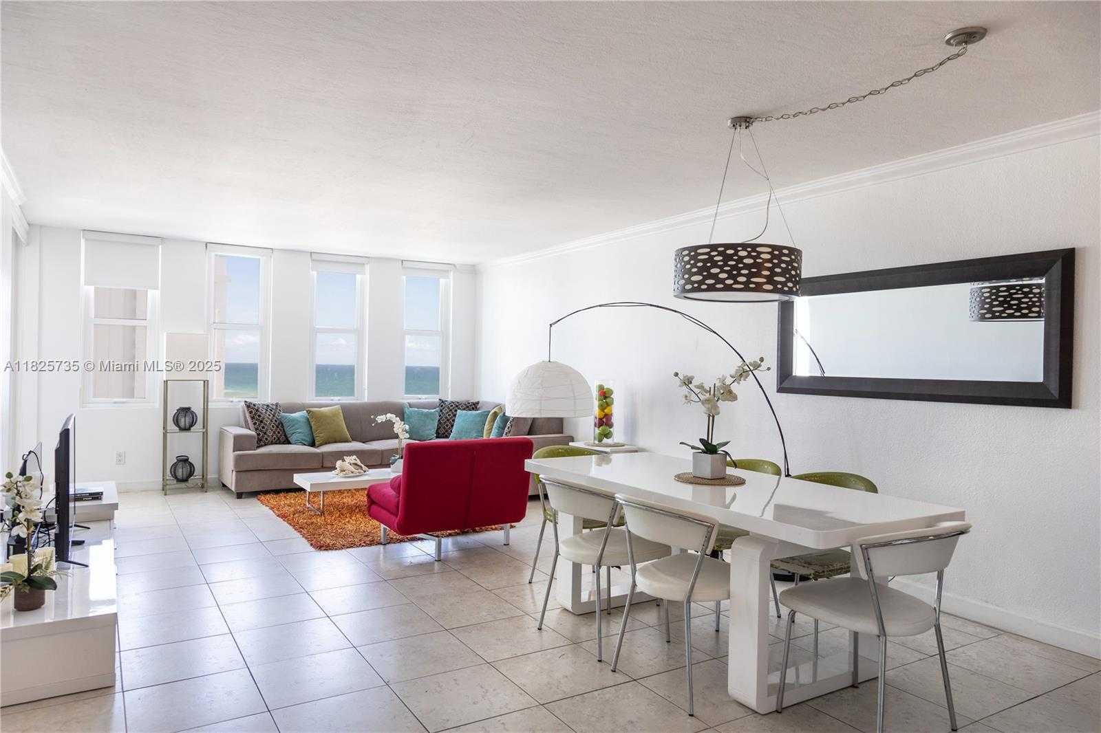 Small Image of 5401 COLLINS AVE #1111, Miami Beach Number 8