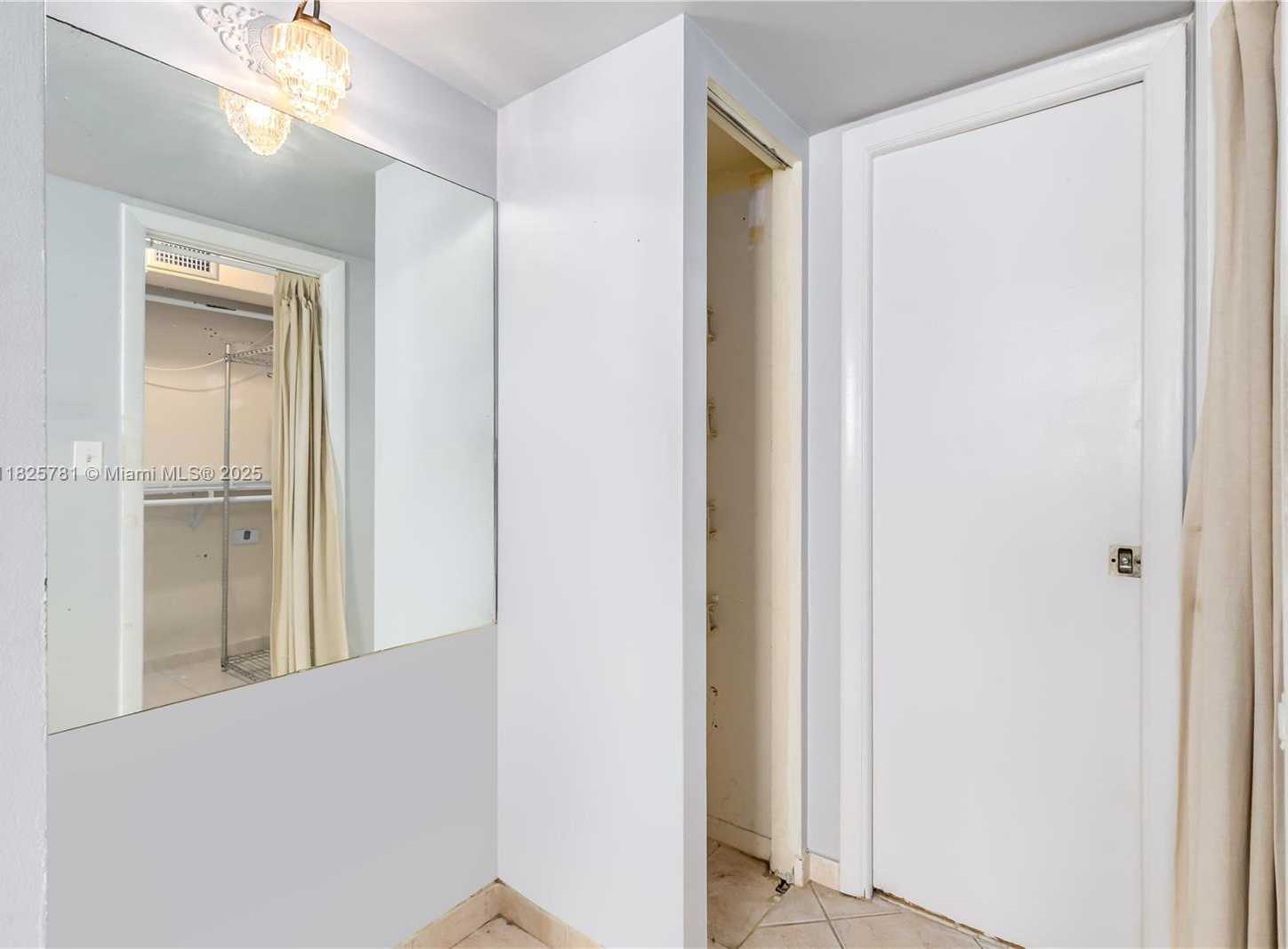 Small Image of 345 OCEAN DR #904, Miami Beach Number 18