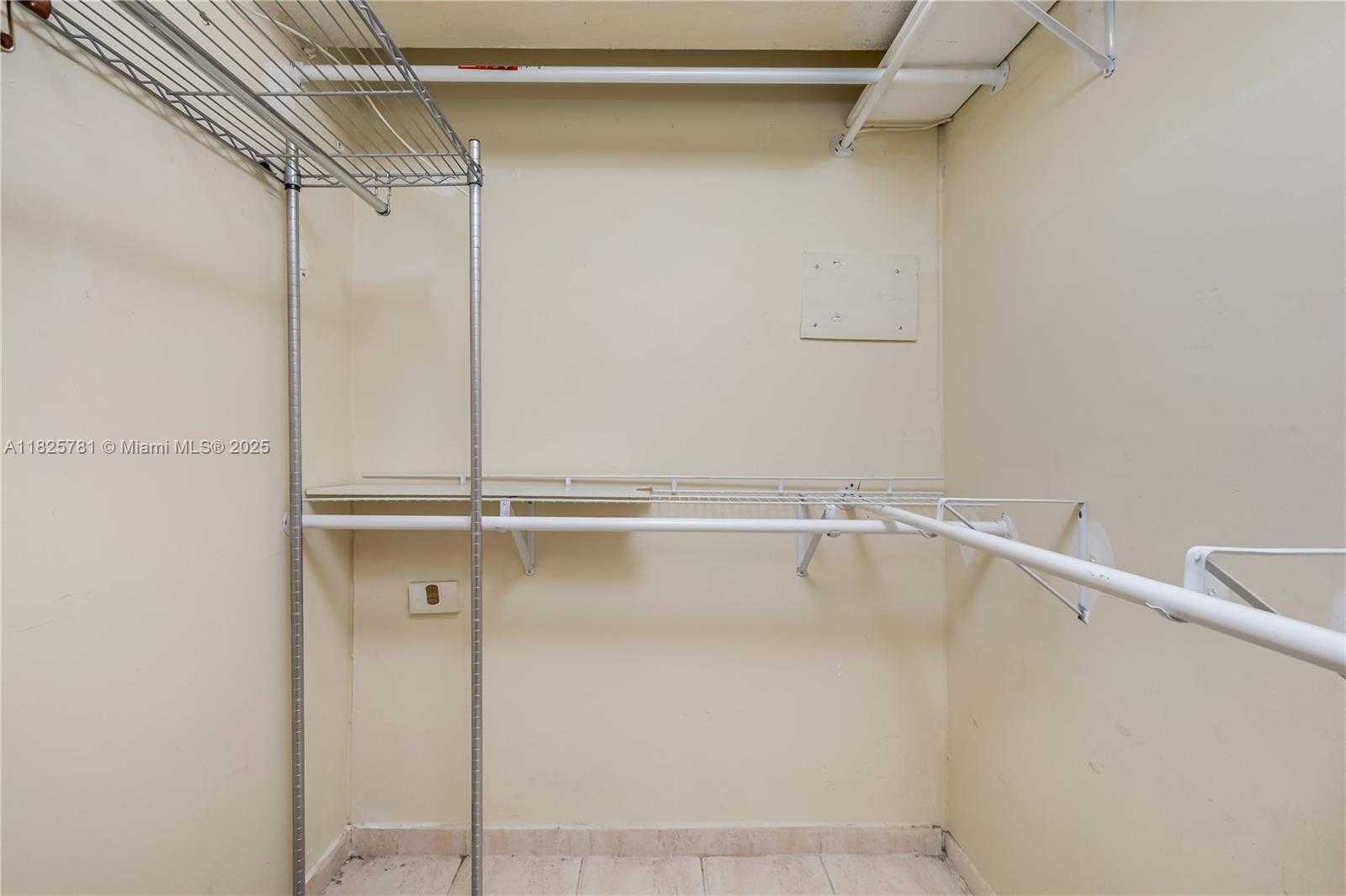 Small Image of 345 OCEAN DR #904, Miami Beach Number 19