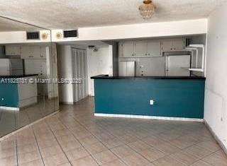 Small Image of 345 OCEAN DR #904, Miami Beach Number 6