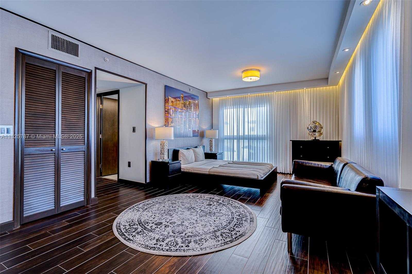 Small Image of 1701 SUNSET HARBOUR DR #L507, Miami Beach Number 14