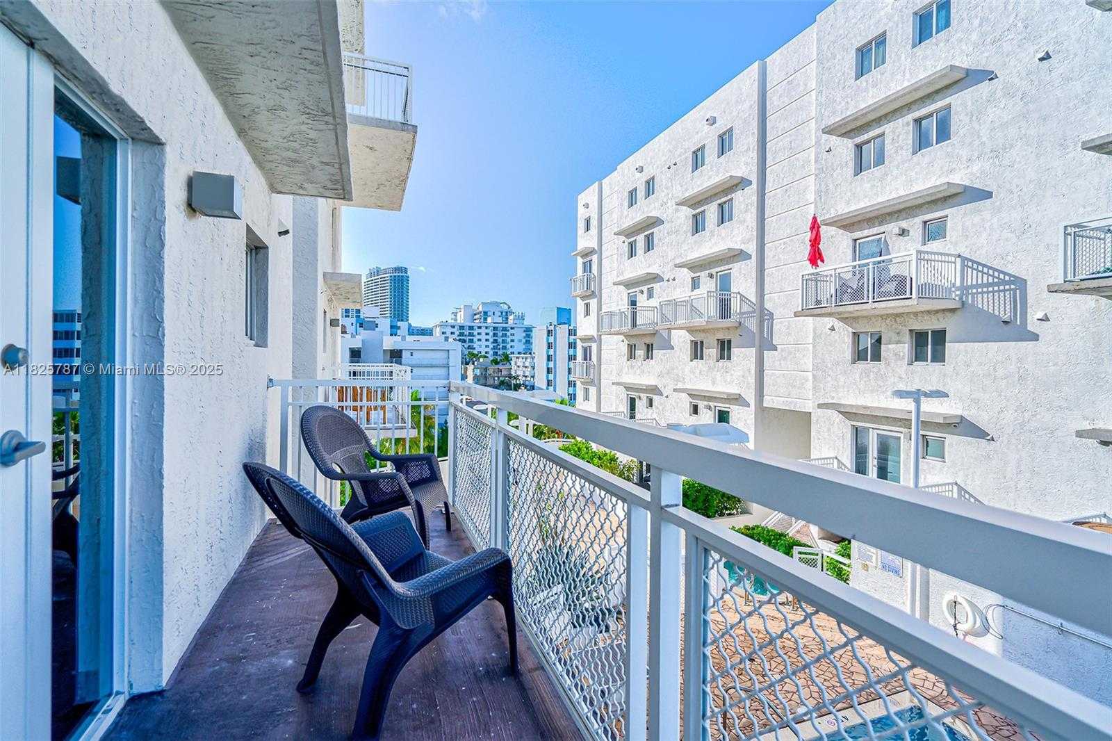 Small Image of 1701 SUNSET HARBOUR DR #L507, Miami Beach Number 15