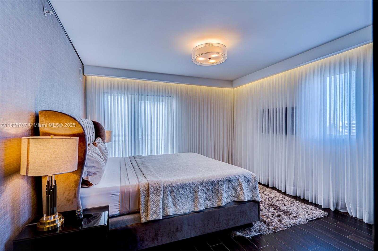 Small Image of 1701 SUNSET HARBOUR DR #L507, Miami Beach Number 2