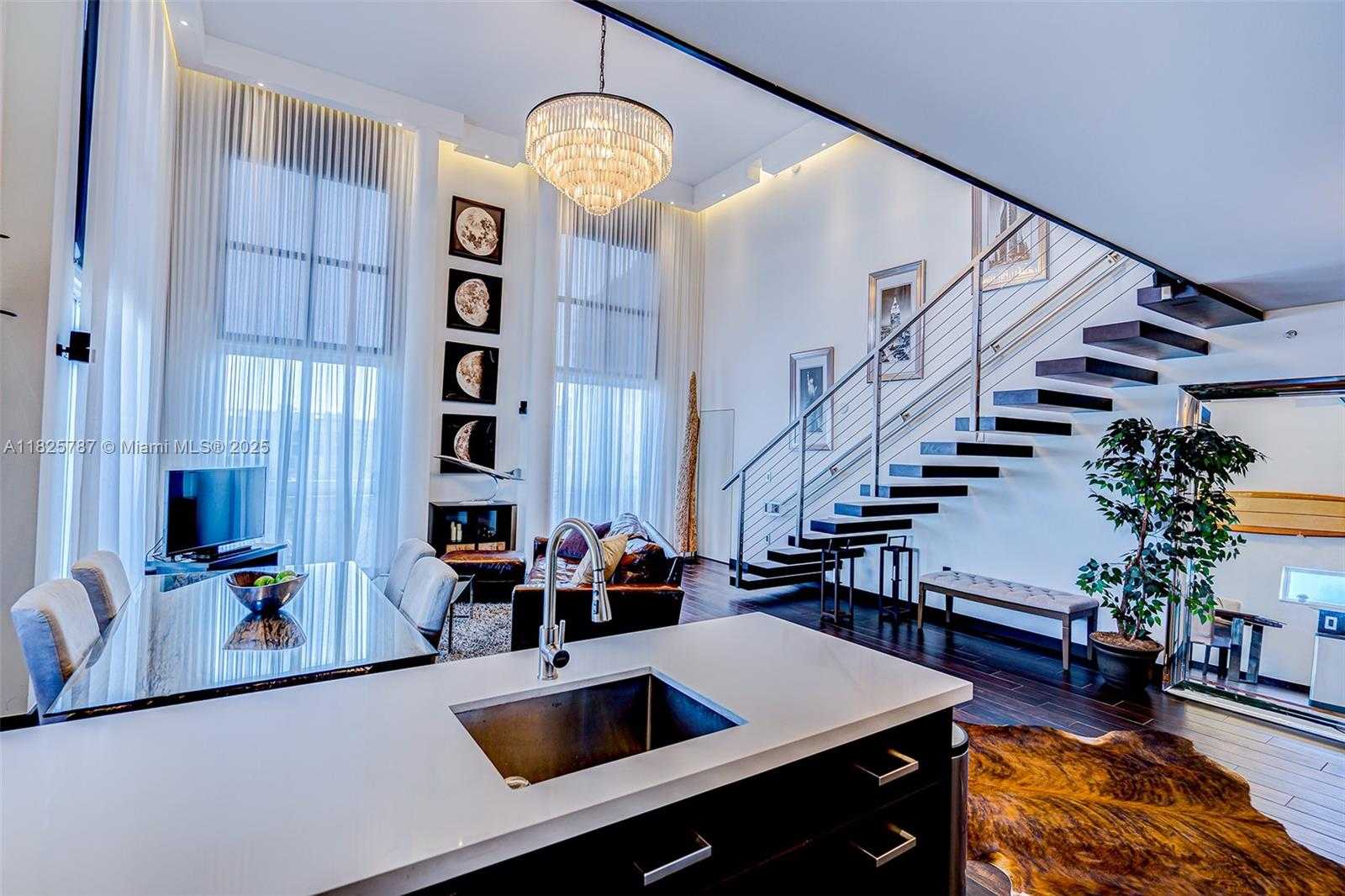 Small Image of 1701 SUNSET HARBOUR DR #L507, Miami Beach Number 3