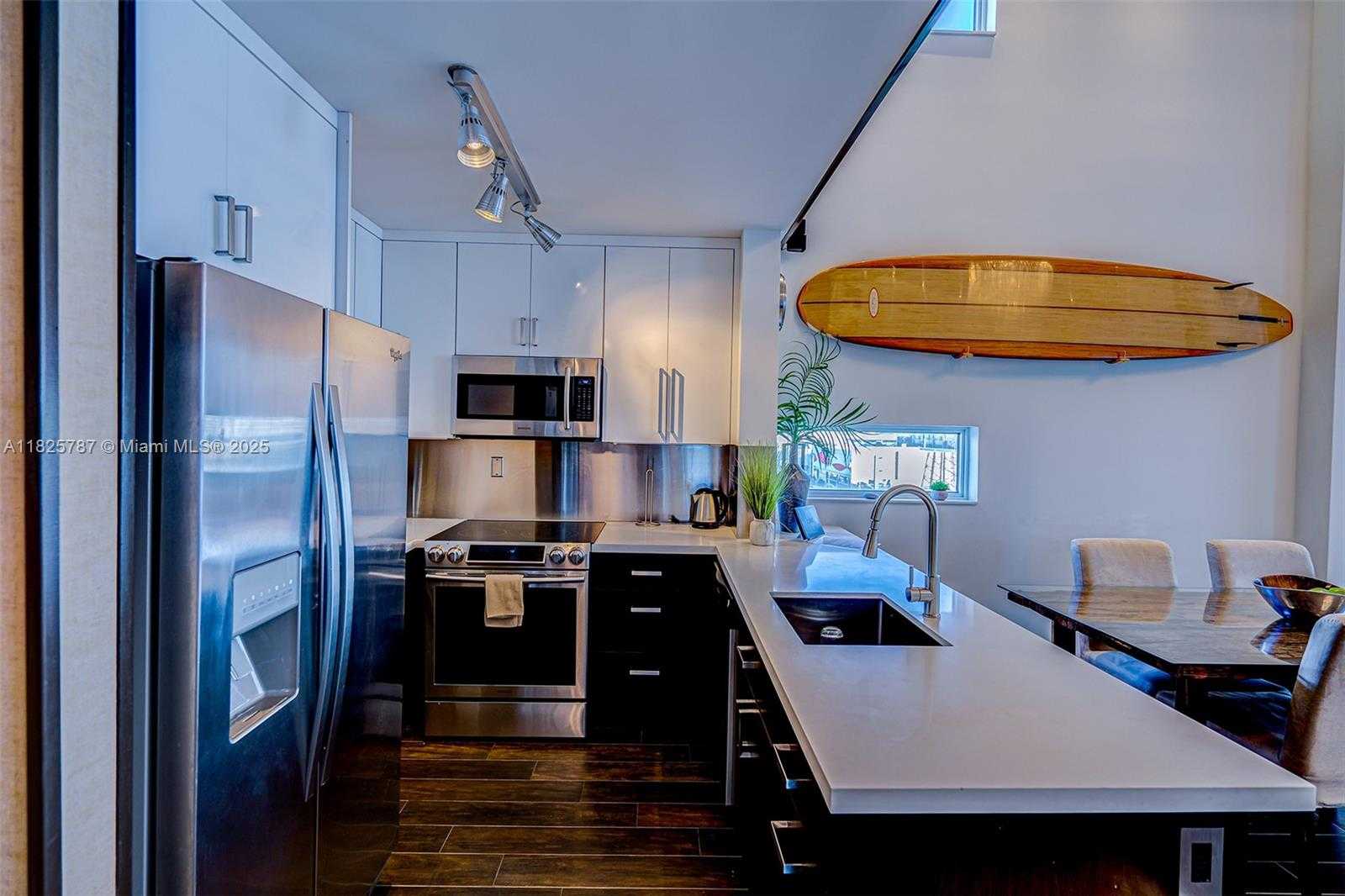 Small Image of 1701 SUNSET HARBOUR DR #L507, Miami Beach Number 6