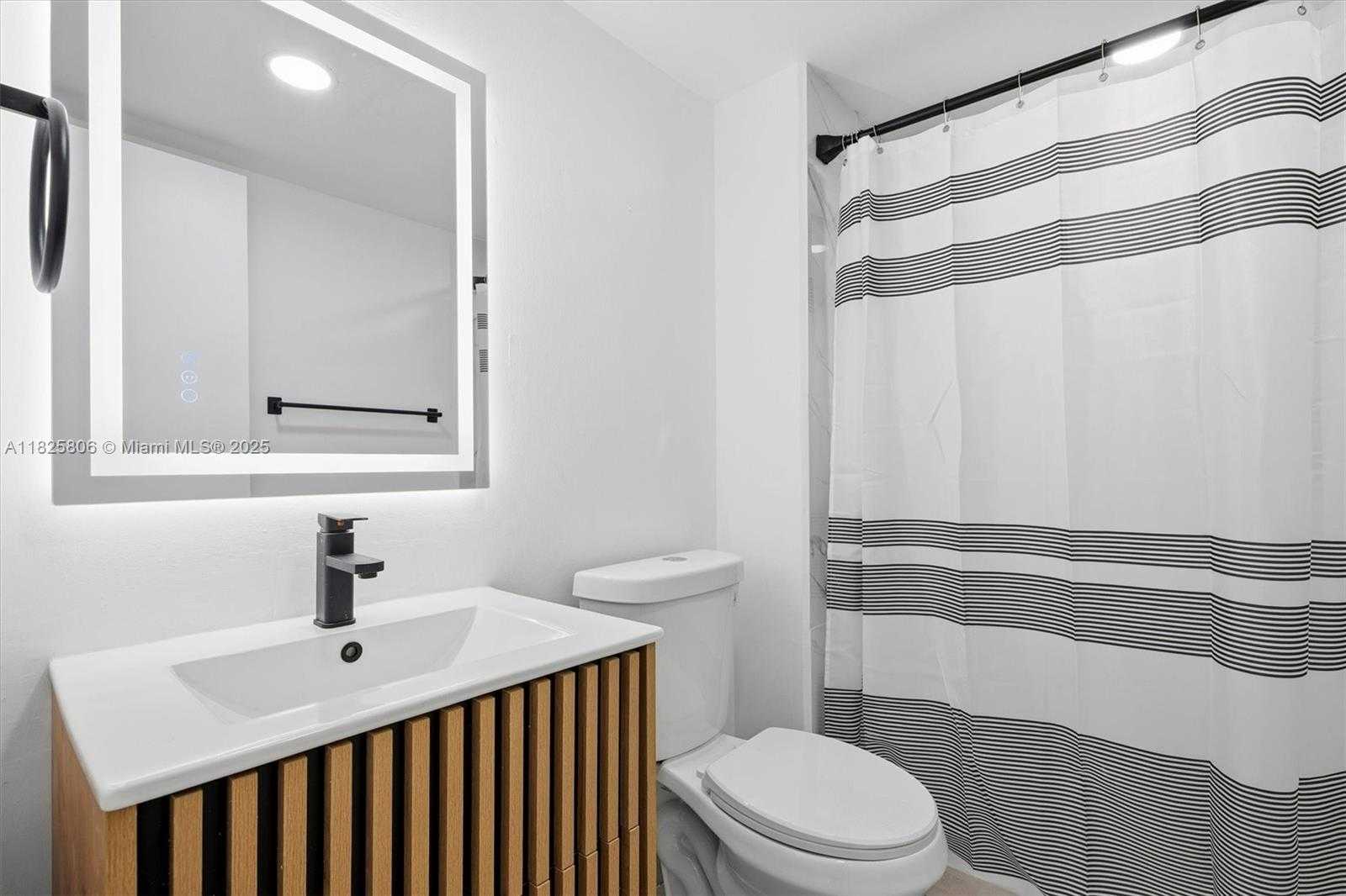 Small Image of 625 BILTMORE WAY #306, Coral Gables Number 21