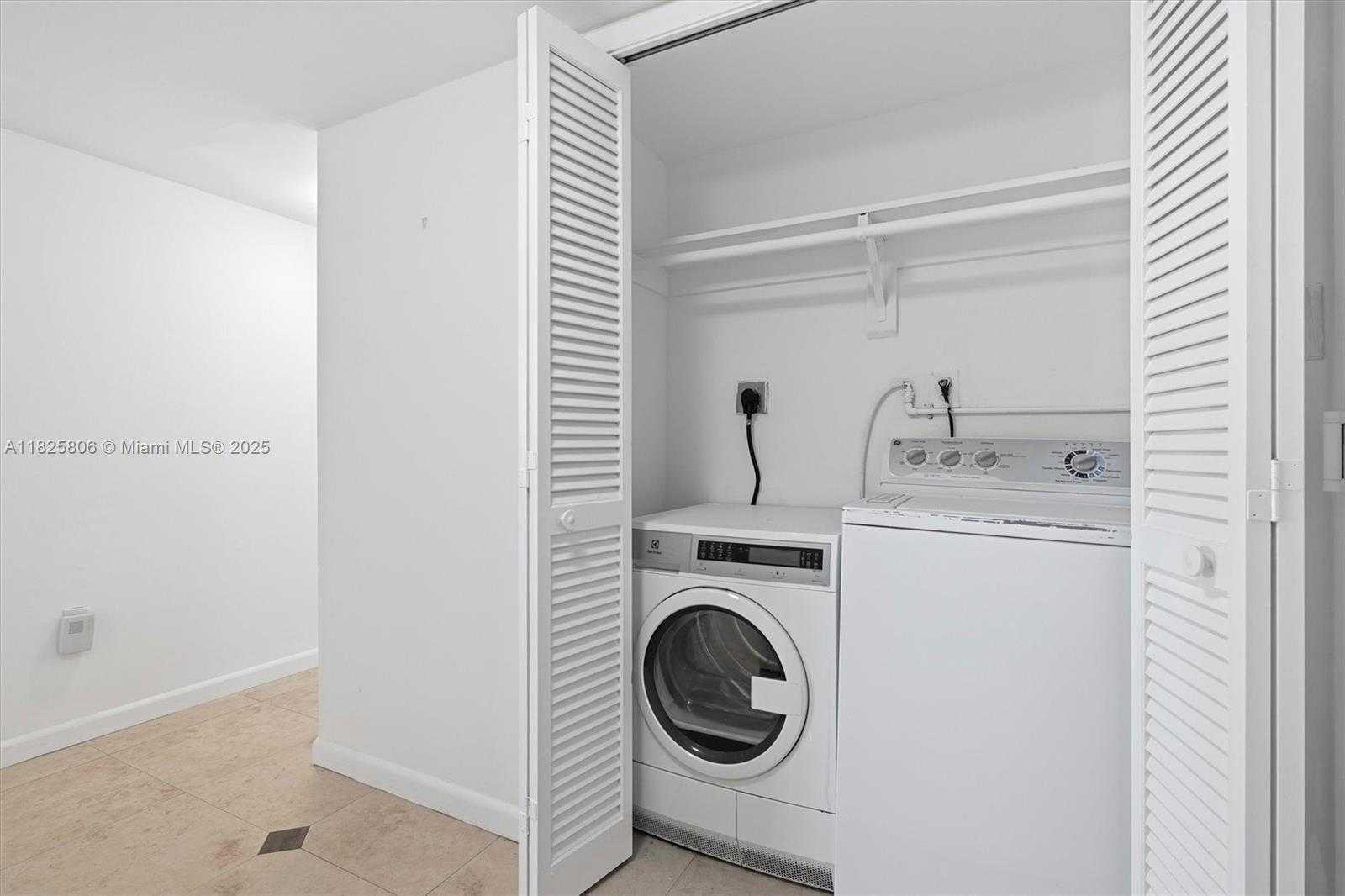 Small Image of 625 BILTMORE WAY #306, Coral Gables Number 30