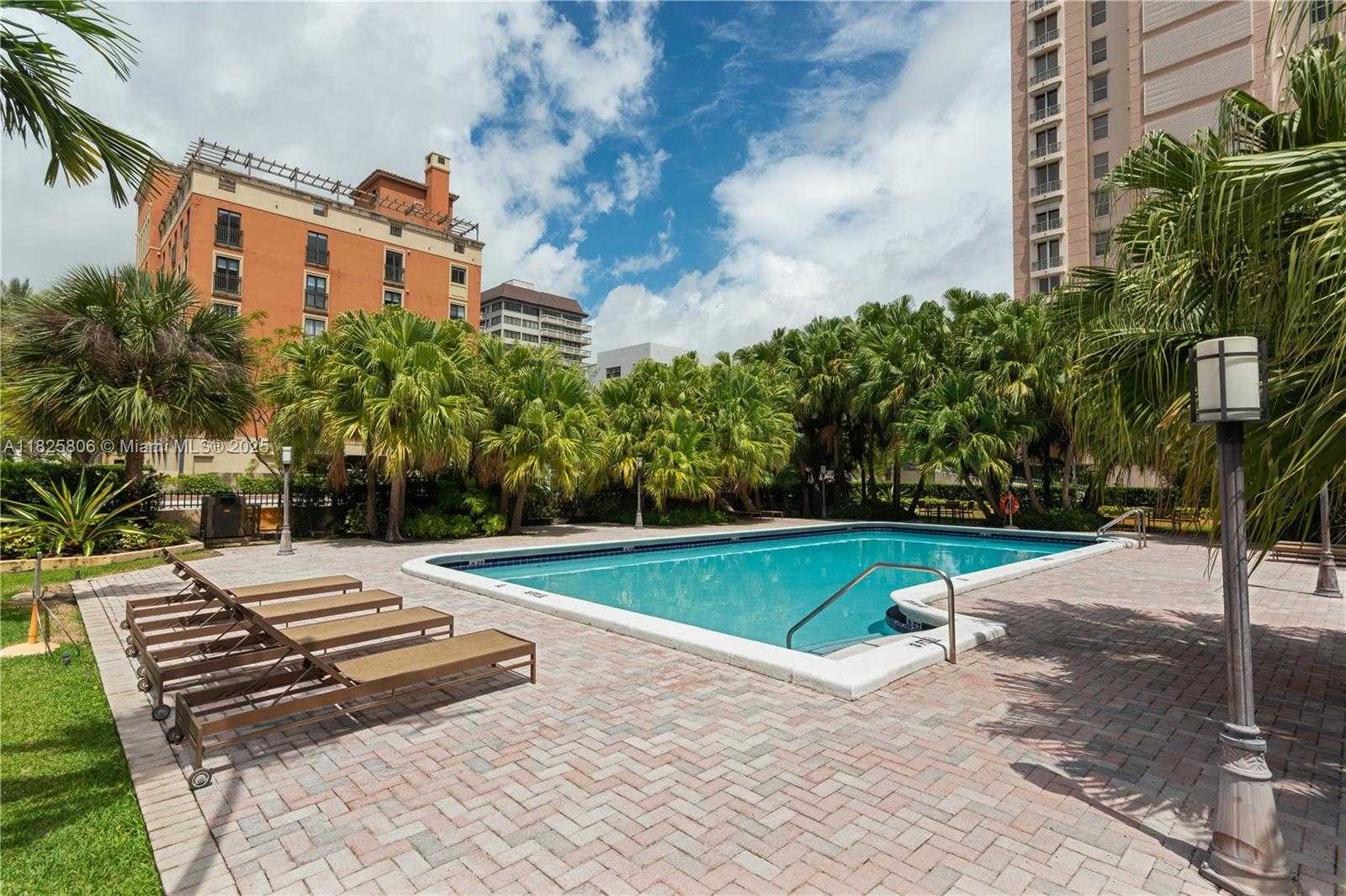 Small Image of 625 BILTMORE WAY #306, Coral Gables Number 35
