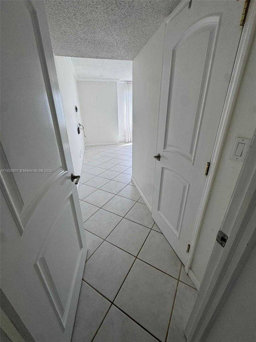 Small Image of 2301 COLLINS AVE #1418, Miami Beach Number 11