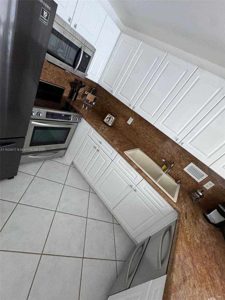 Small Image of 2301 COLLINS AVE #1418, Miami Beach Number 14