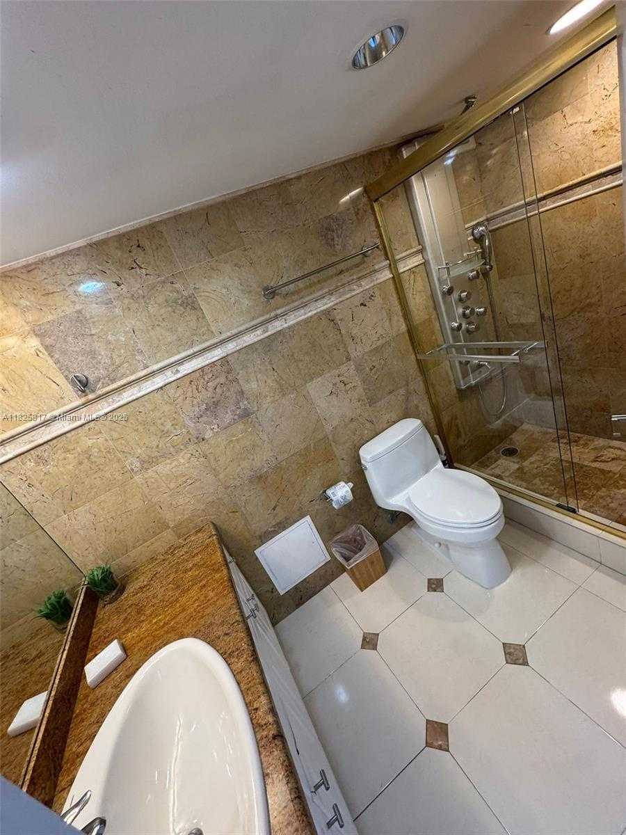 Small Image of 2301 COLLINS AVE #1418, Miami Beach Number 17