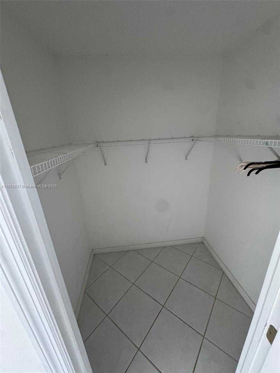 Small Image of 2301 COLLINS AVE #1418, Miami Beach Number 7