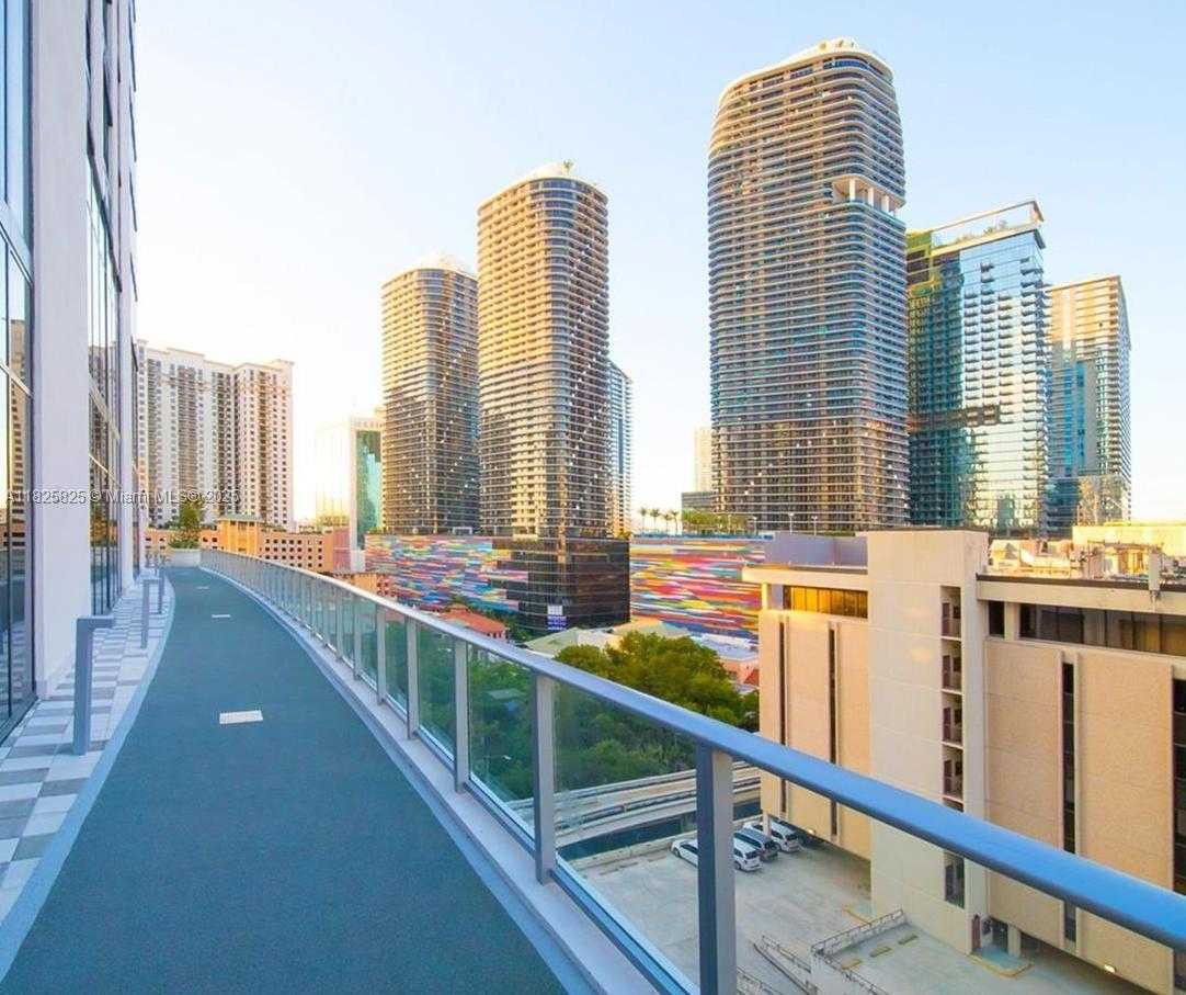 Small Image of Miami Number 16