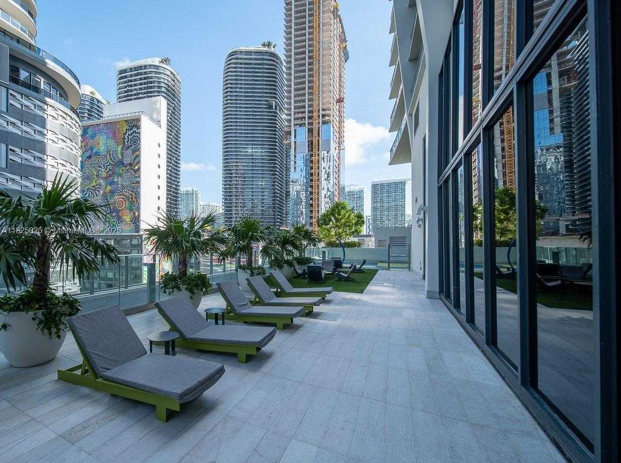 Small Image of Miami Number 17
