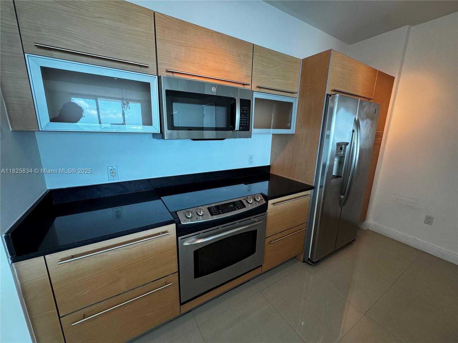 Small Image of 951 BRICKELL AVE #2506, Miami Number 4