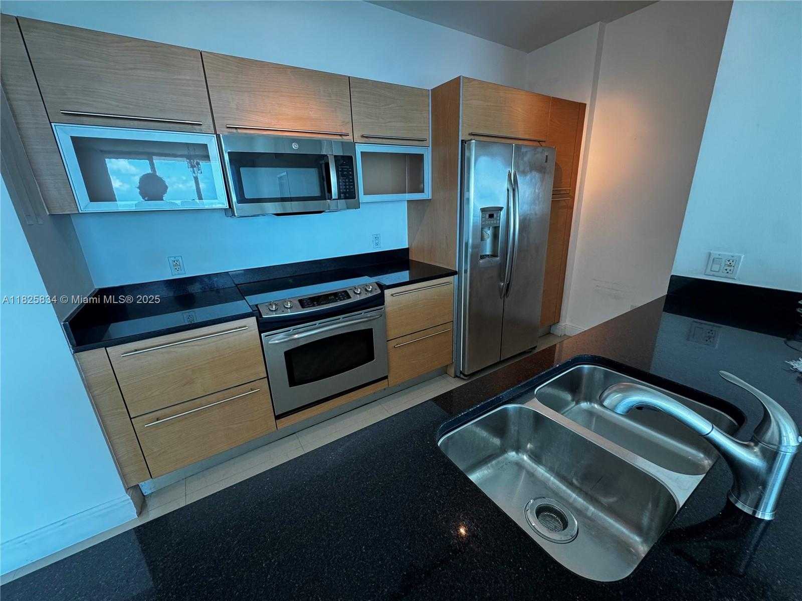 Small Image of 951 BRICKELL AVE #2506, Miami Number 5