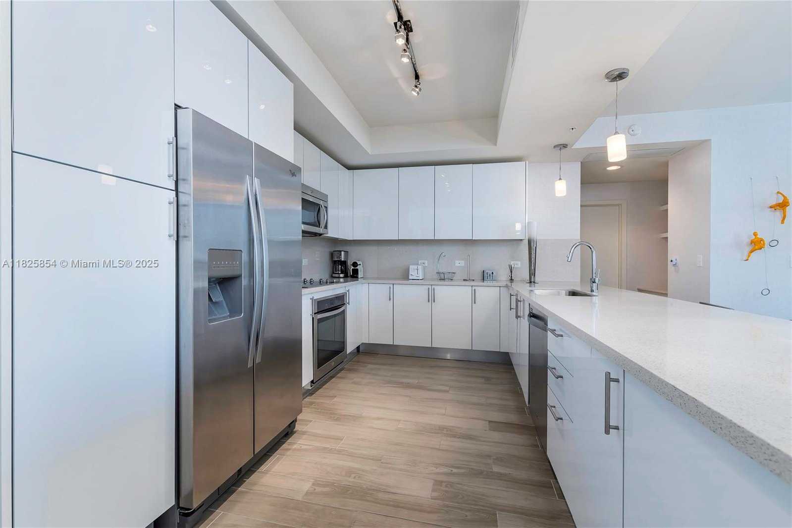 Small Image of 999 SOUTH WEST 1ST AVE #1712, Miami Number 4